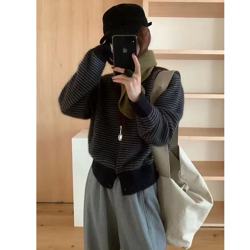 【运费补贴】黑灰条纹韩系气质针织开衫女外套气质单排扣宽松上衣