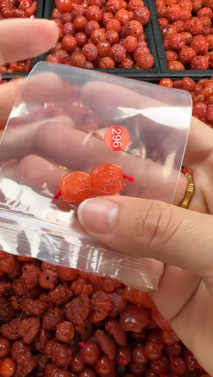 【闪购商品】南红玛瑙颈饰未镶嵌1