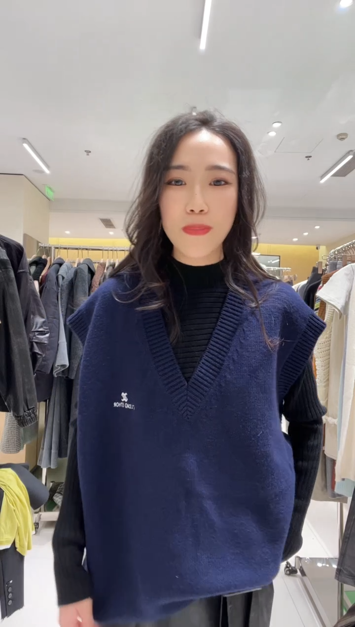 ETHOR藏青色拼接针织马甲 L最后一件