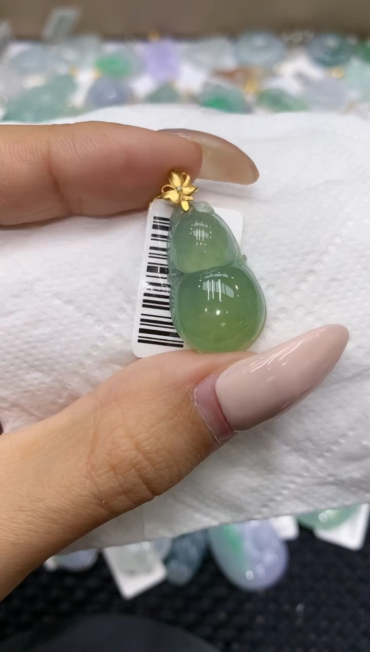 颈饰18K金镶嵌翡翠111111111111