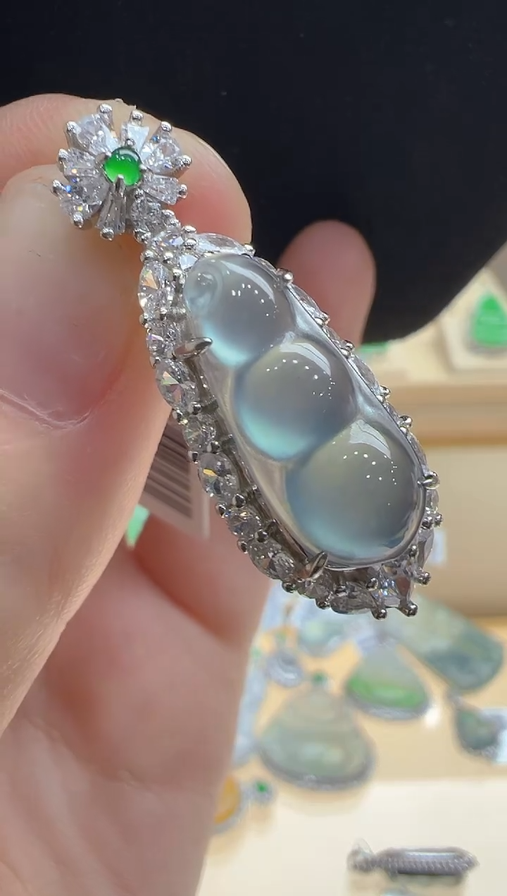 【闪购商品】翡翠吊坠(不含链)银S925镶嵌多样性发货拍一发一