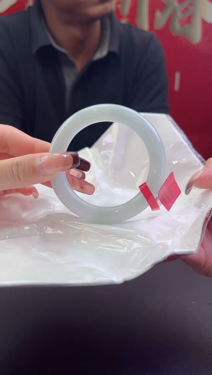 【闪购商品】翡翠手镯（圆镯）未镶嵌翡翠手镯11