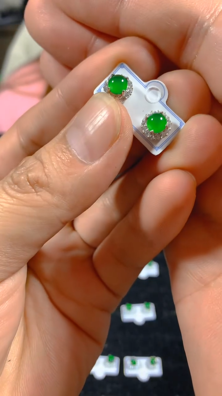 未镶嵌翡翠耳饰《多样性发一》