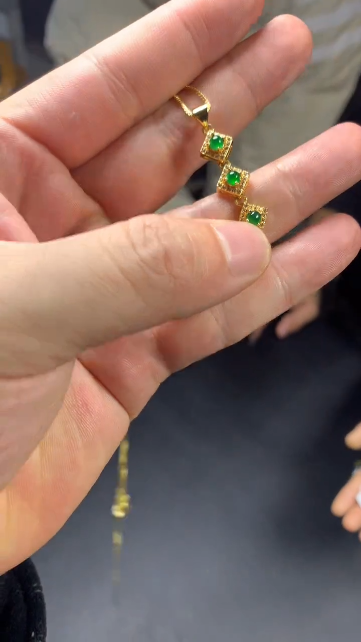 【闪购商品】翡翠吊坠(赠链)未镶嵌0984701146/多样性发一