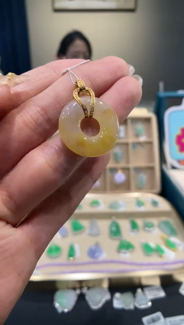 【闪购商品】翡翠吊坠(不含链)18K金镶嵌甜甜圈