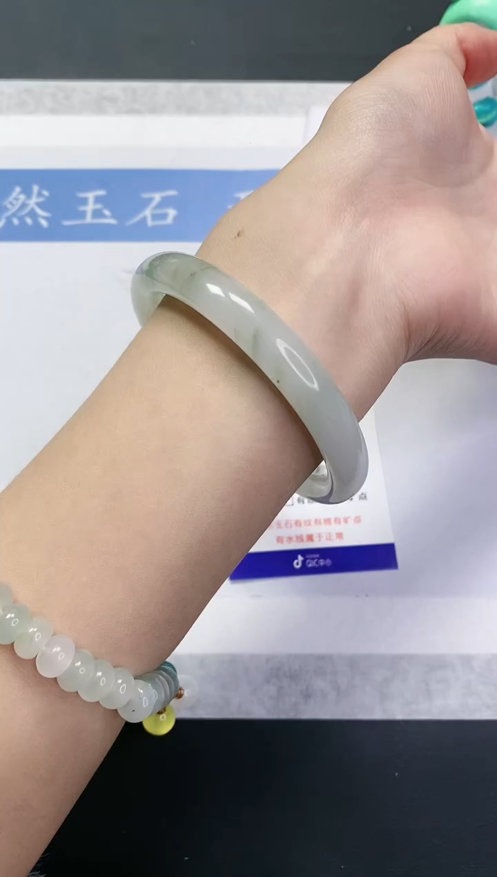 【闪购商品】石英质玉手镯未镶嵌T414-58+