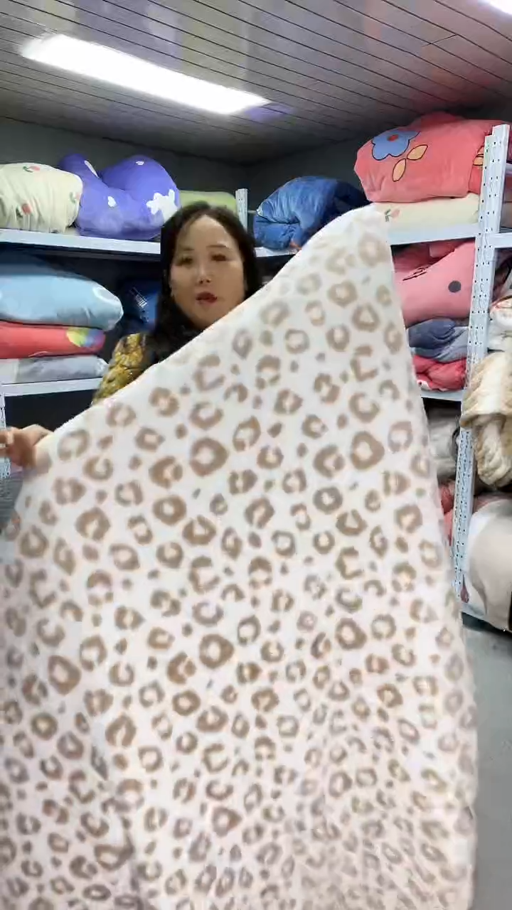 牛奶绒150+200被子