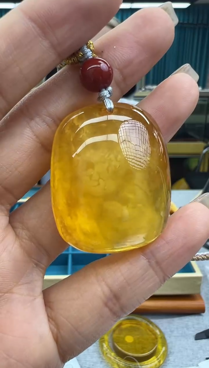 未镶嵌颈饰琥珀67秒拍号