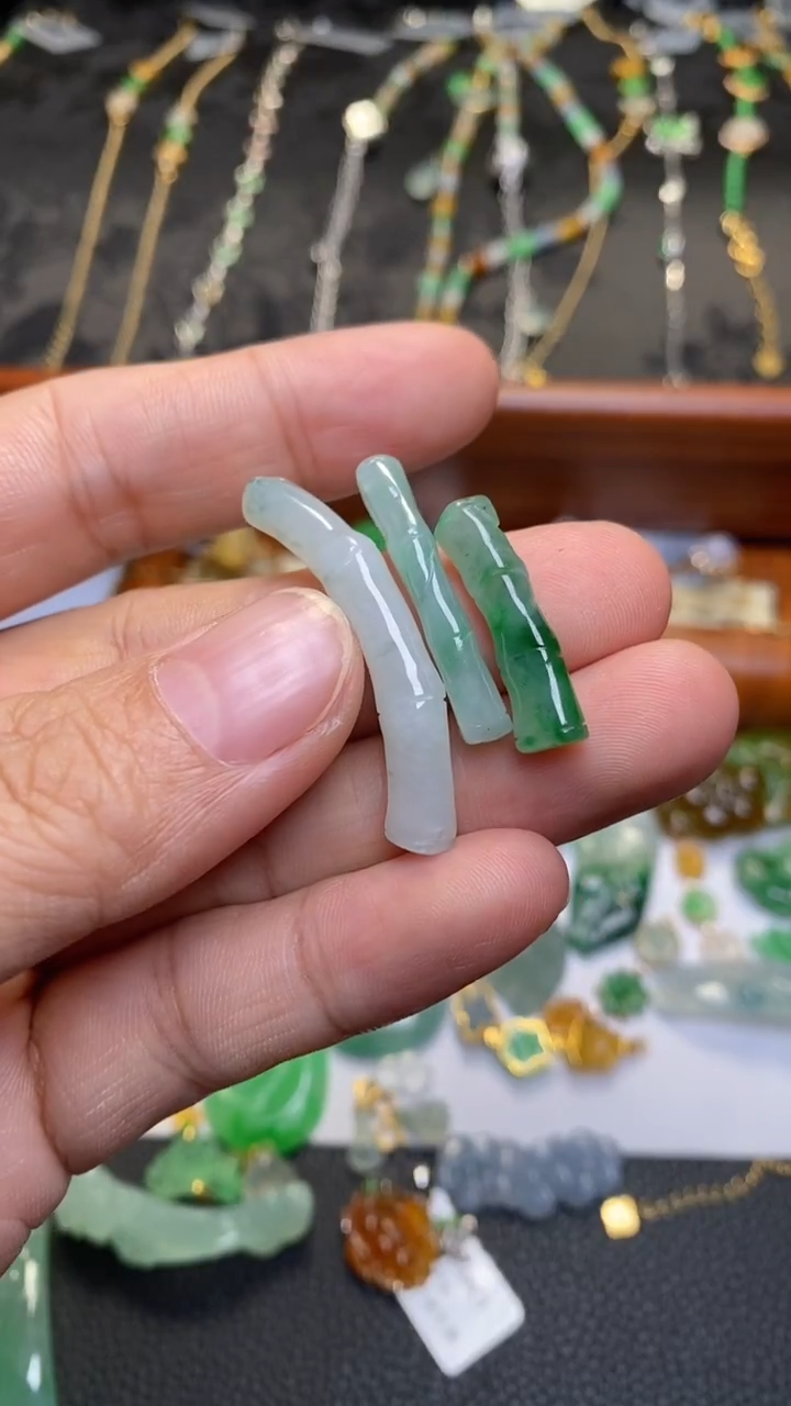 颈饰未镶嵌翡翠净货34004