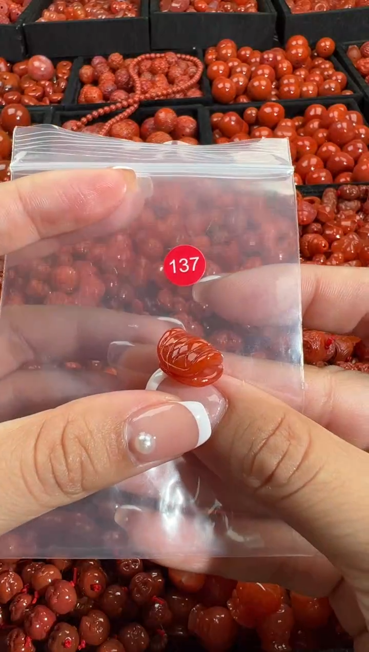 颈饰未镶嵌南红玛瑙1