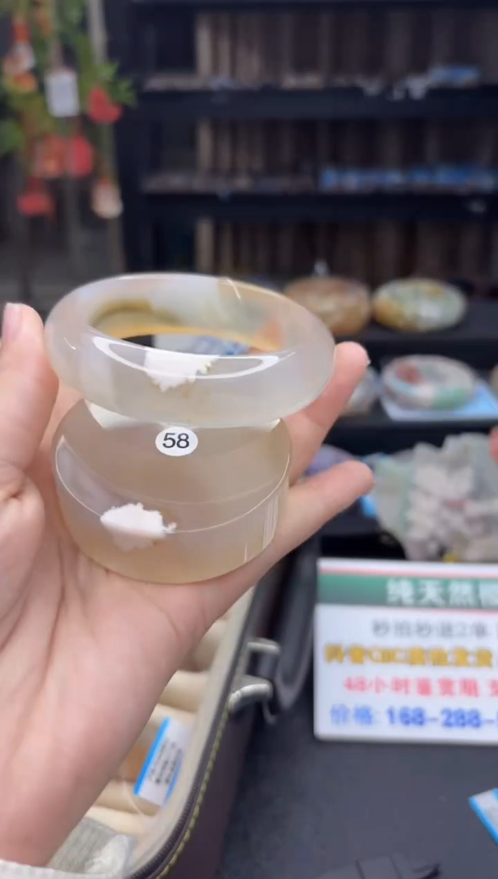 【闪购商品】石英质玉手镯未镶嵌711（58圈赠送镯心）