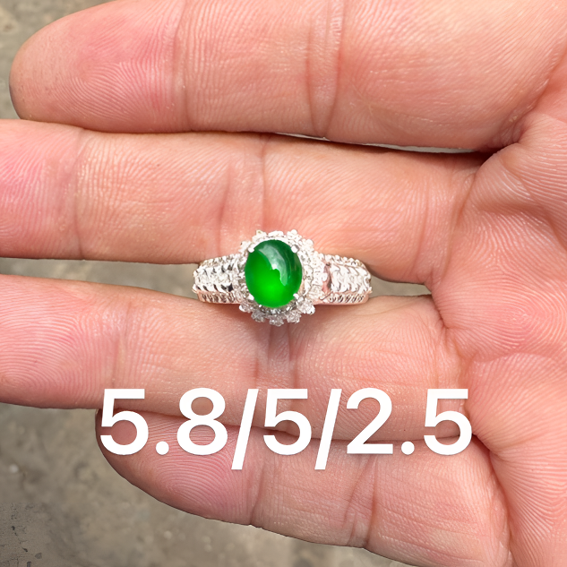 0524(小哪吒在源头)冰玻种翡翠阳绿戒面杠味荧光足M100