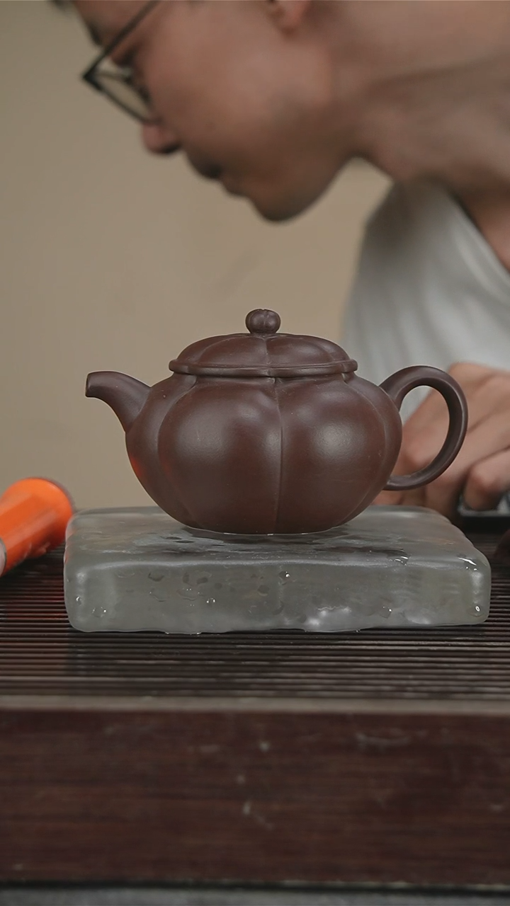 茶壶紫砂高工李玲300CC68号带证