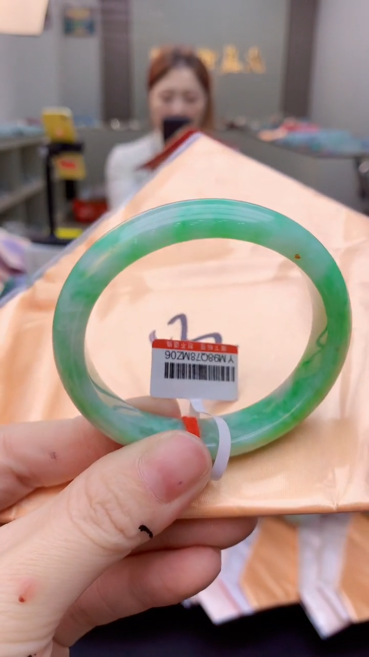 【闪购商品】翡翠手镯未镶嵌1035354554