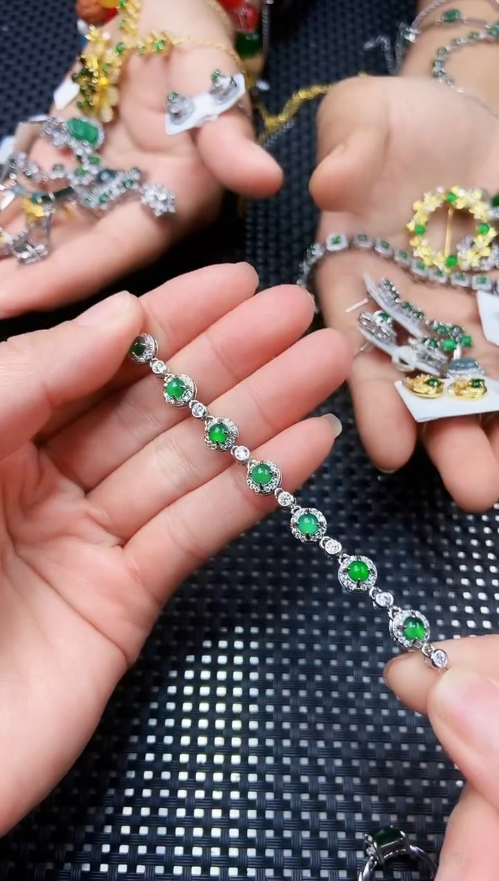 【闪购商品】翡翠手链未镶嵌11111111111