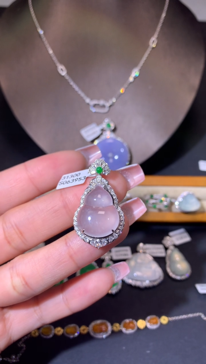 【闪购商品】翡翠吊坠(不含链)18K金镶嵌吊坠