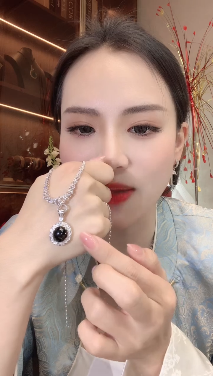 【闪购商品】翡翠吊坠(不含链)18K金镶嵌D11