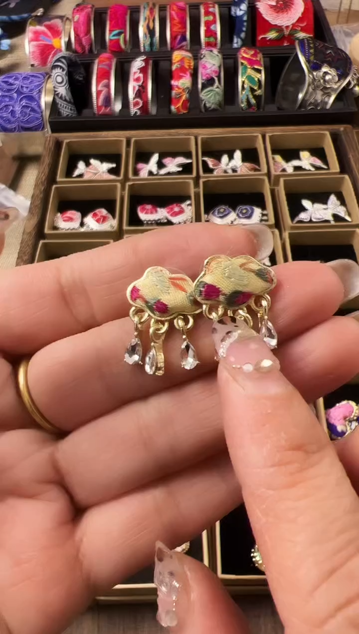 【闪购商品】织绣民族风老绣饰品117