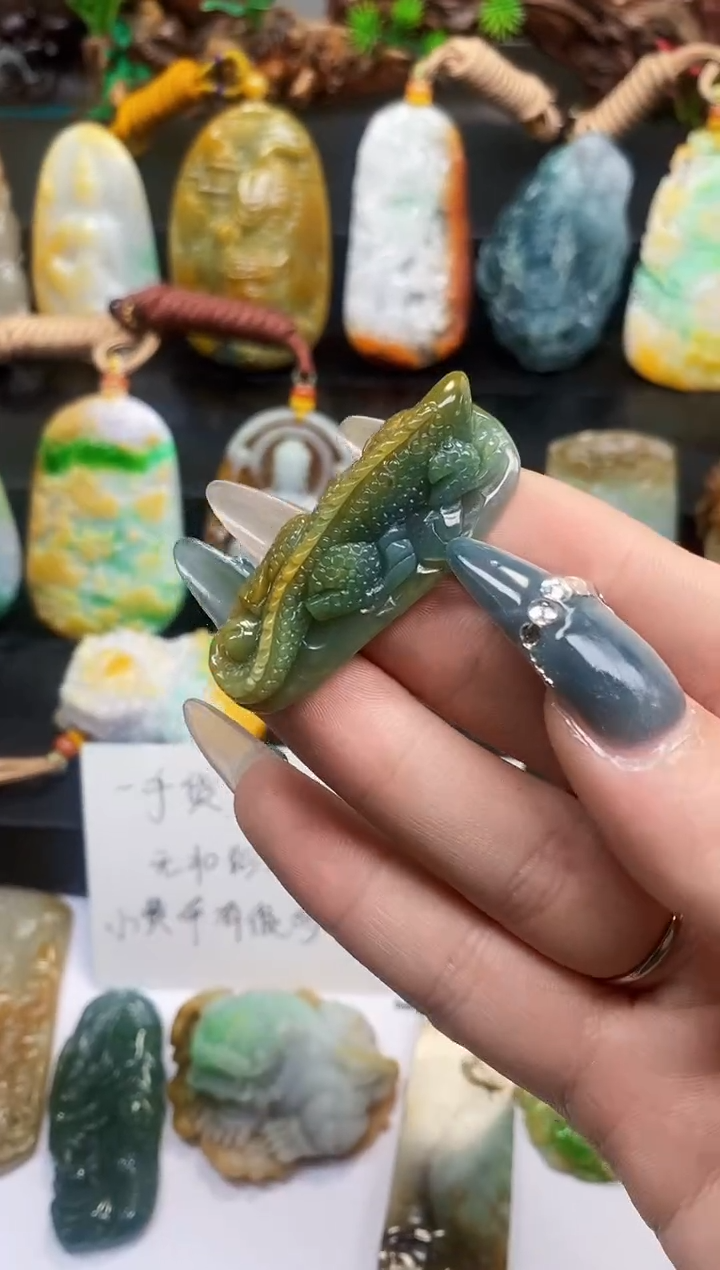 【闪购商品】定制翡翠未镶嵌A货翡翠