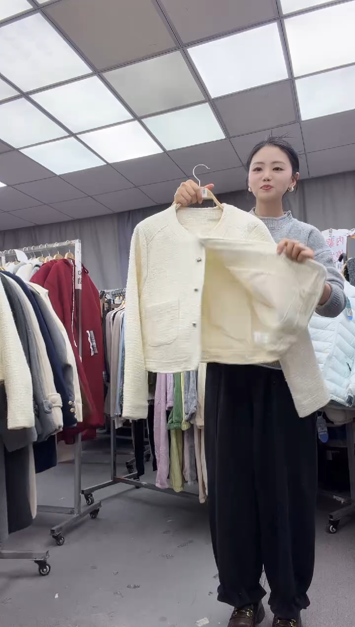 棉大哥家漂亮衣服漂亮颜色 