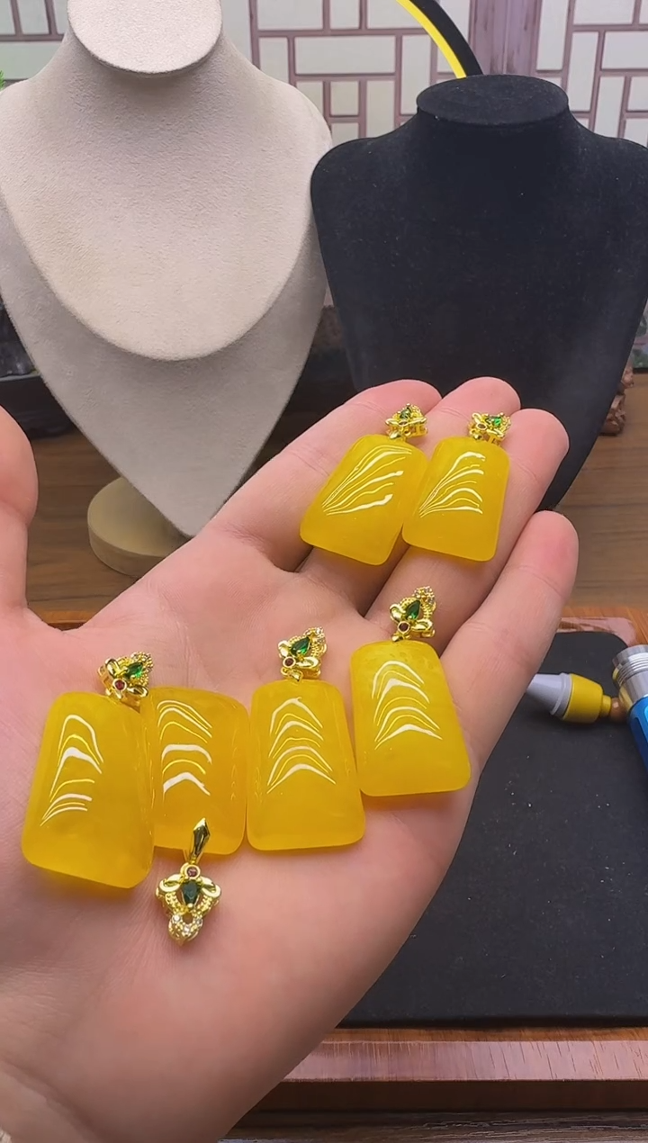 蜜蜡吊坠(赠链)14K金镶嵌L78   