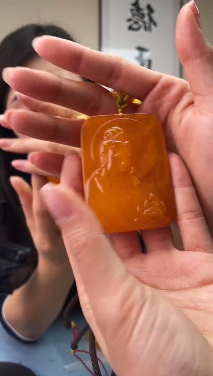 琥珀未镶嵌珠宝奇石T035微瑕假一罚十，多样性发一件