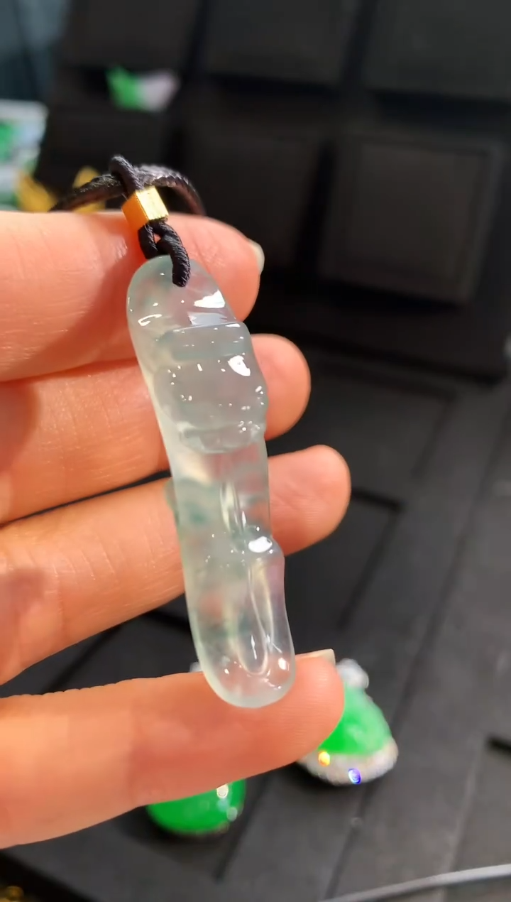 【闪购商品】翡翠颈饰未镶嵌吊坠