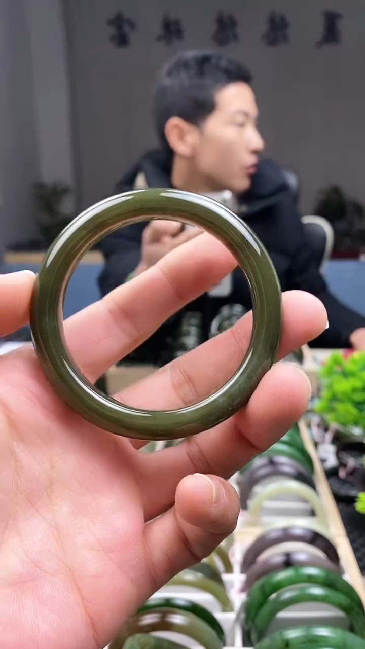 【闪购商品】和田玉手镯未镶嵌54.8