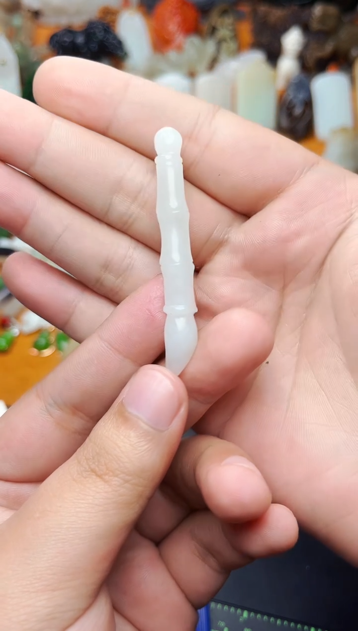 【闪购商品】和田玉颈饰未镶嵌毛笔01