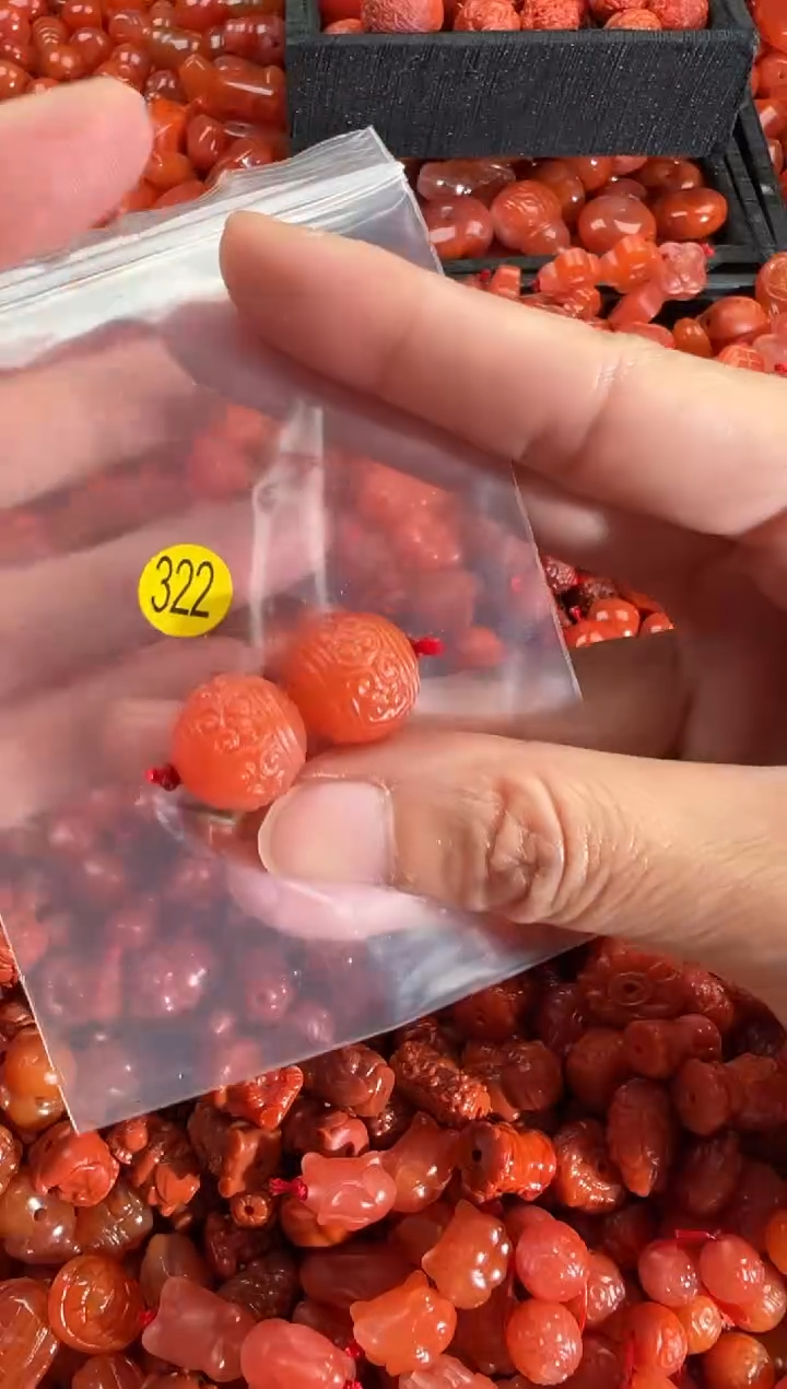 【闪购商品】南红玛瑙颈饰未镶嵌1