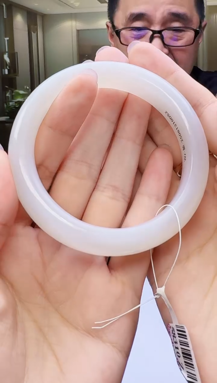 定制和田玉玉届匠心天然和田玉（拍一发一）