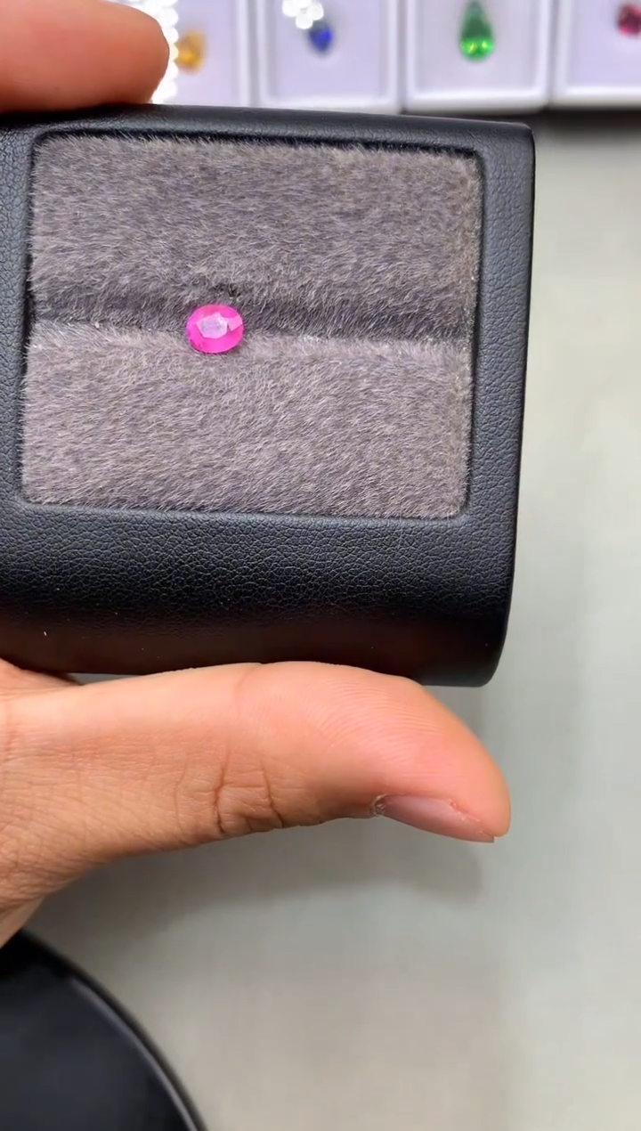 【闪购商品】定制蓝宝石裸石未镶嵌椭圆 粉色蓝宝石 0.74ct
