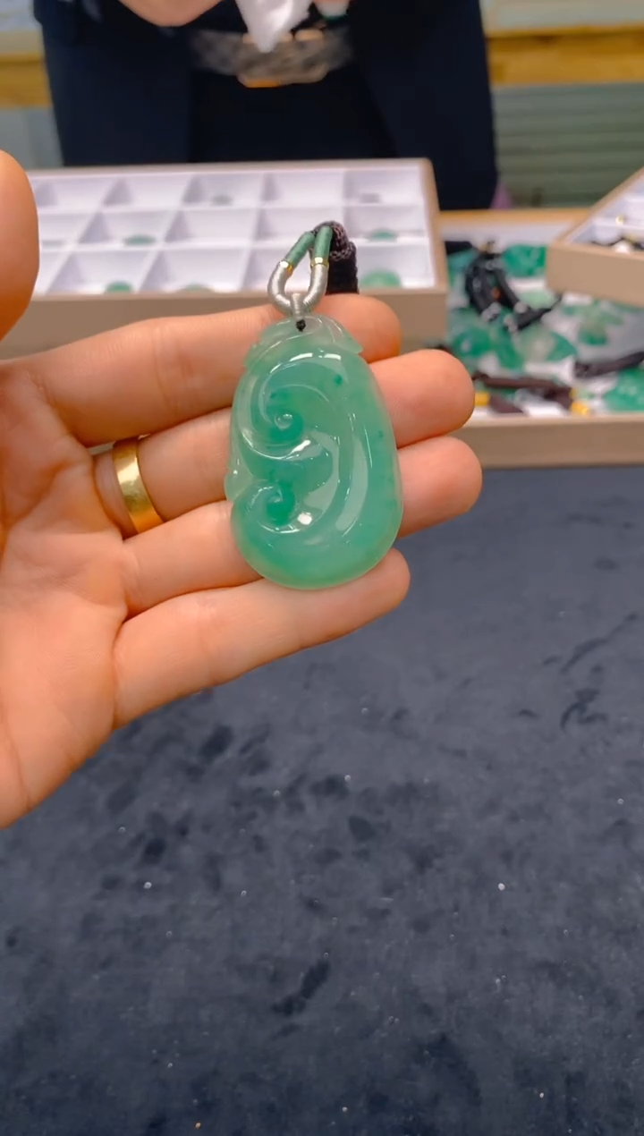 【闪购商品】石英质玉颈饰未镶嵌冰美人非洲翠001