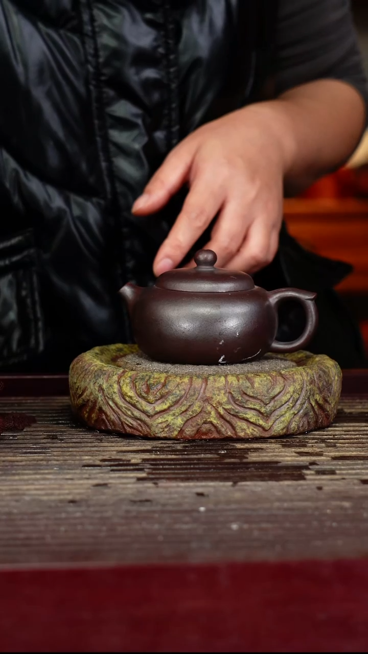 宜兴原矿紫砂壶茶壶宜兴原矿紫砂壶茶壶140C