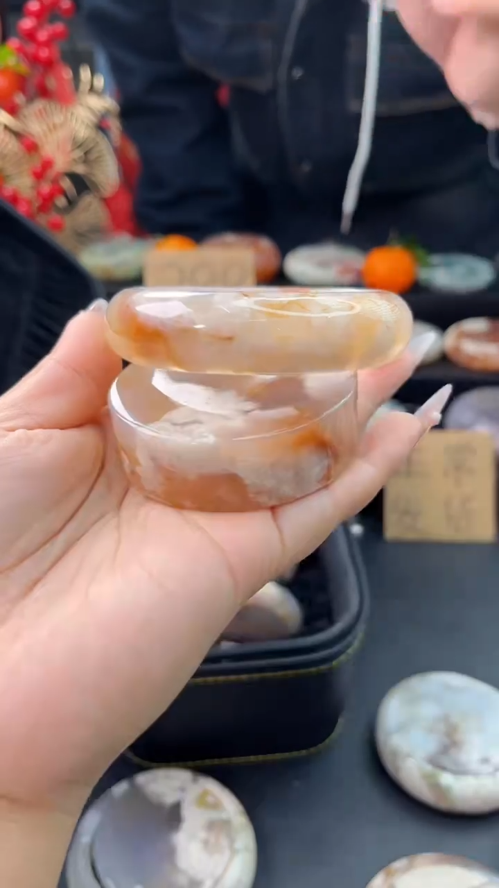 【闪购商品】石英质玉手镯未镶嵌赠送镯心（62圈口