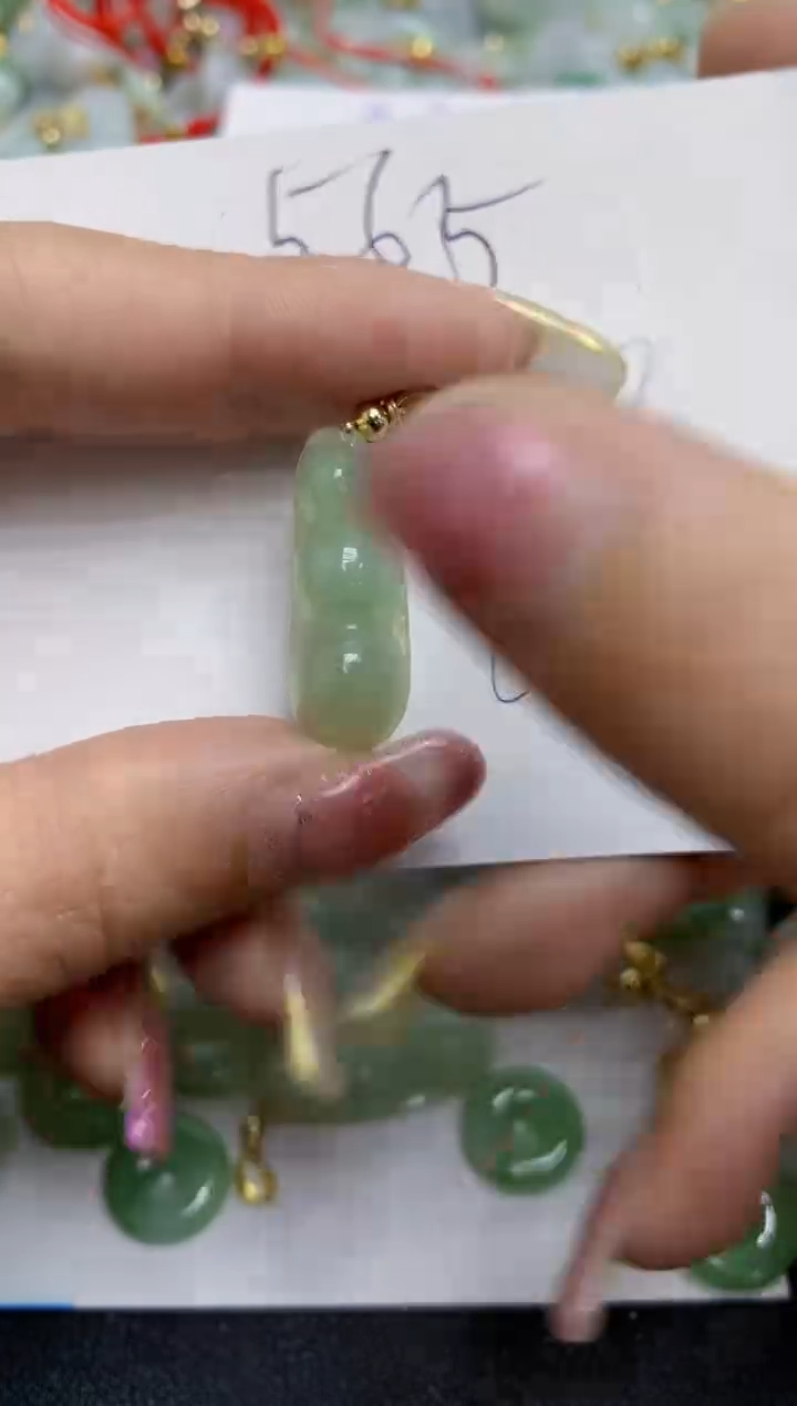 【闪购商品】翡翠颈饰合金天然翡翠A货