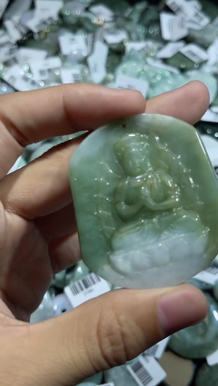 【闪购商品】翡翠颈饰未镶嵌00002850