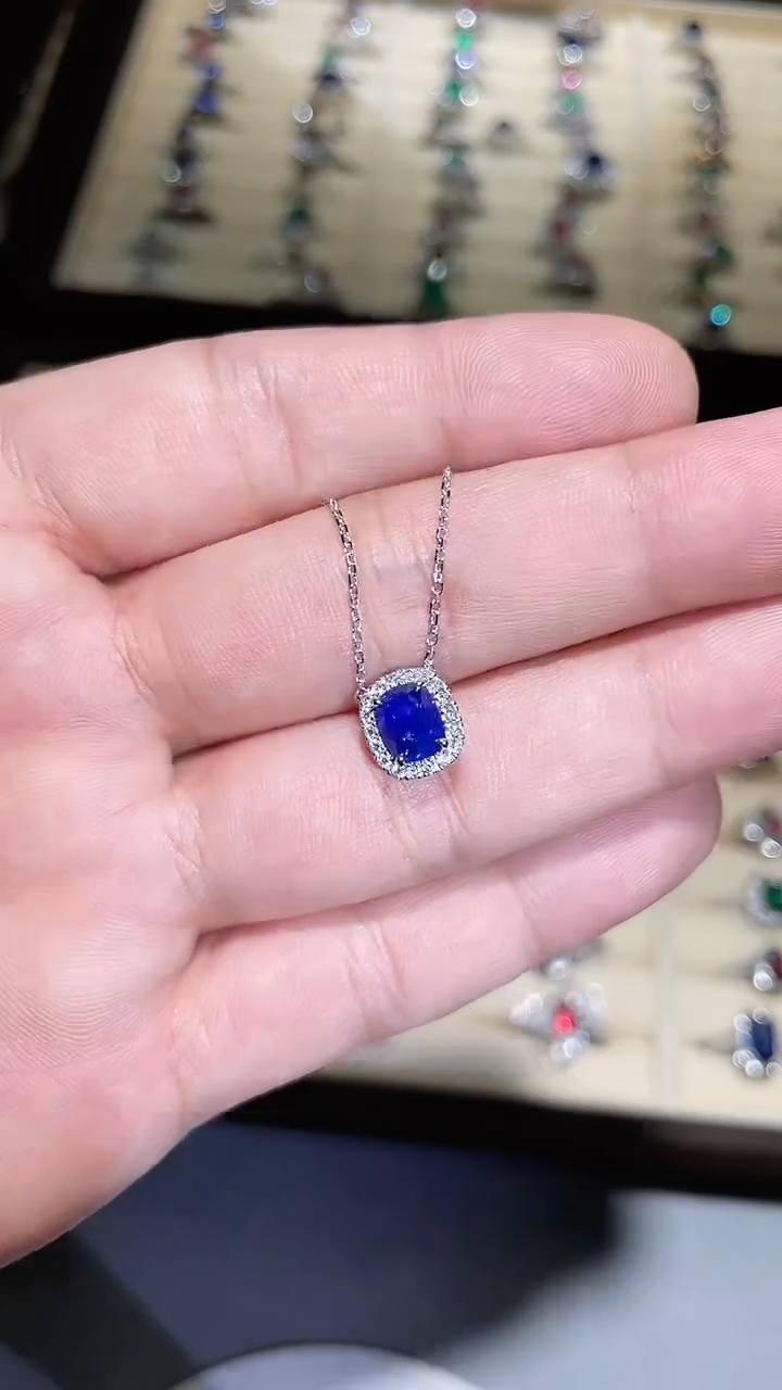 【闪购商品】蓝宝石颈饰18K金镶嵌1.69ct