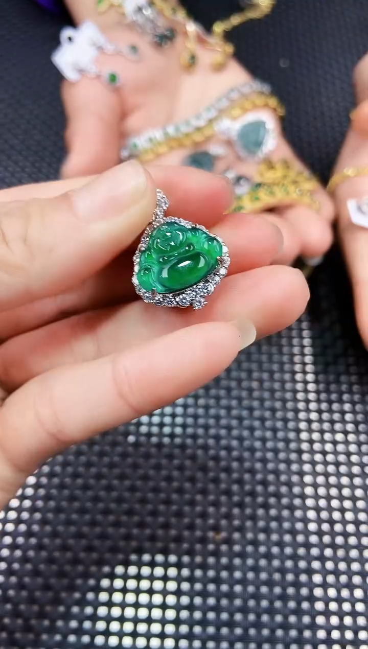 【闪购商品】翡翠颈饰未镶嵌1111111111