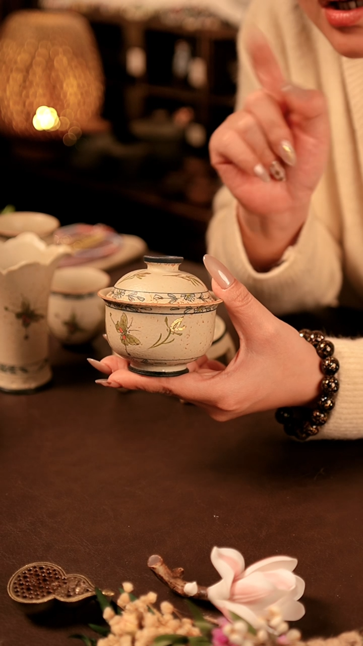 【闪购商品】闪购冲冲冲 青花蝴蝶兰花盖碗