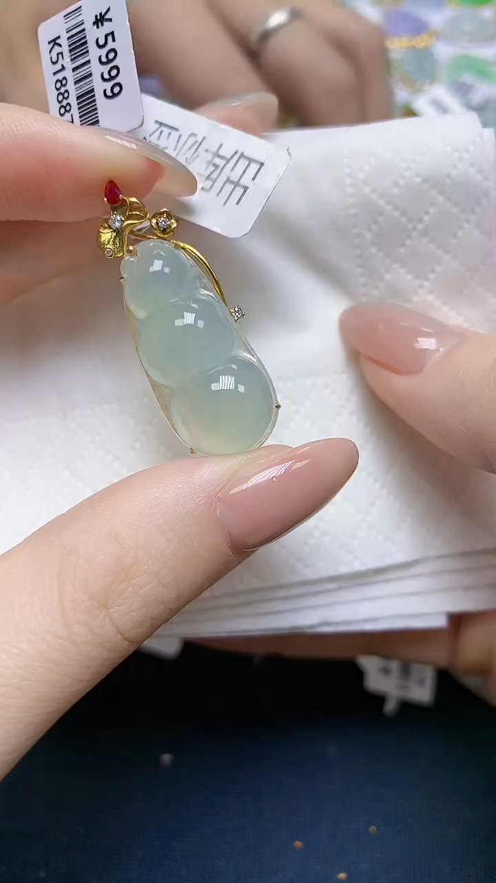 翡翠18K金镶嵌颈饰天然缅甸A货翡翠