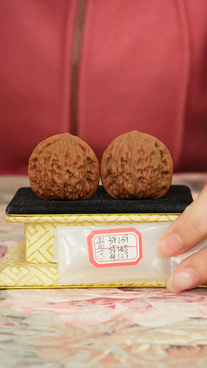 【闪购商品】文玩核桃把件非嫁接将军帽