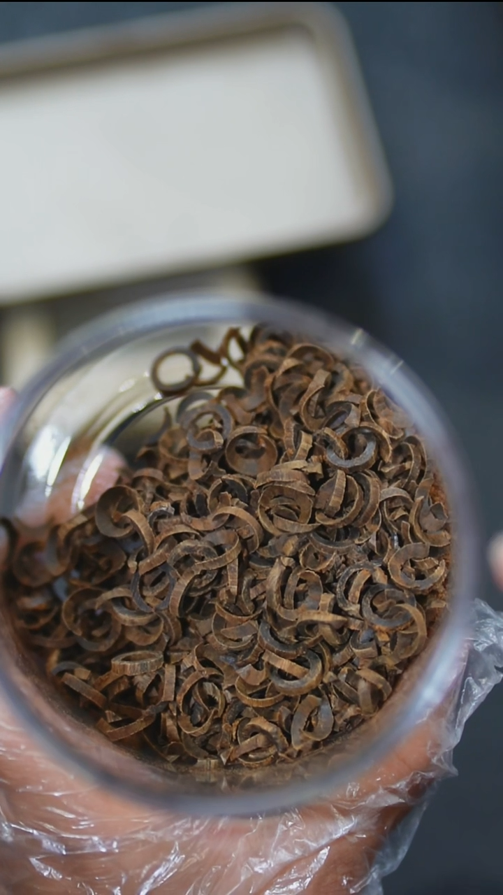 沉香沉香碎屑顶级达拉干沉水圈圈1克