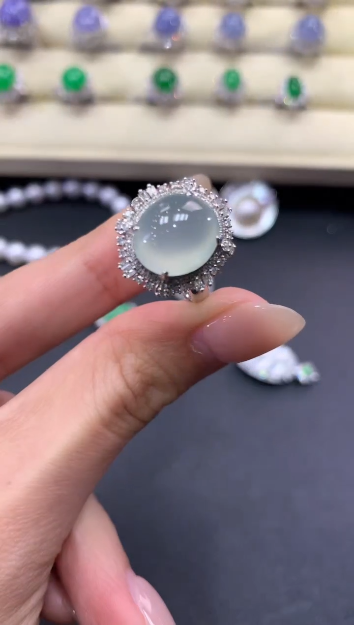 【闪购商品】翡翠戒指18K金镶嵌a200      