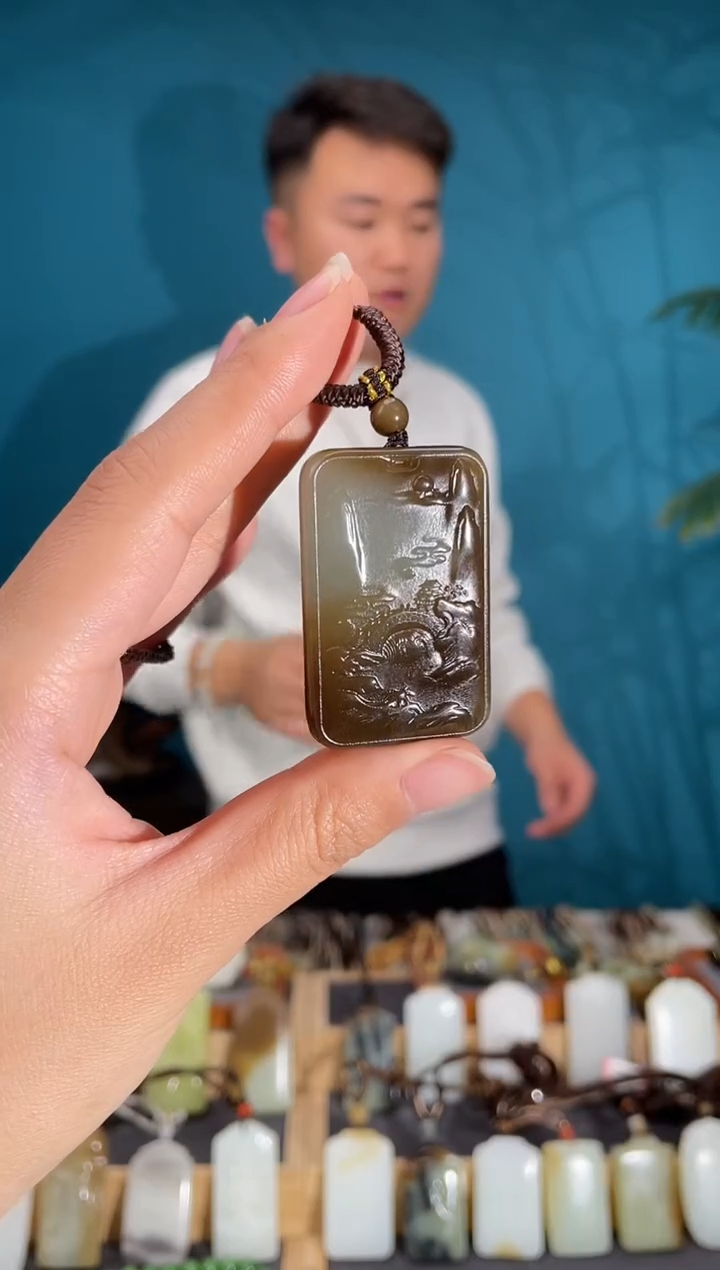 颈饰未镶嵌和田玉1