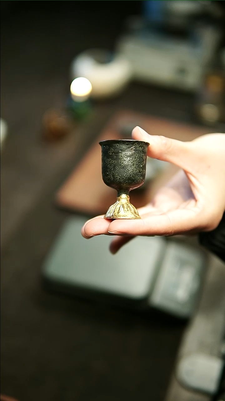 【闪购商品】张小恒陶泥岩玉釉高足品杯18cc