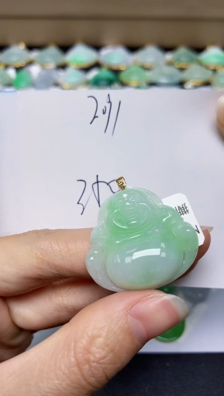 翡翠18K金镶嵌颈饰天然翡翠A货