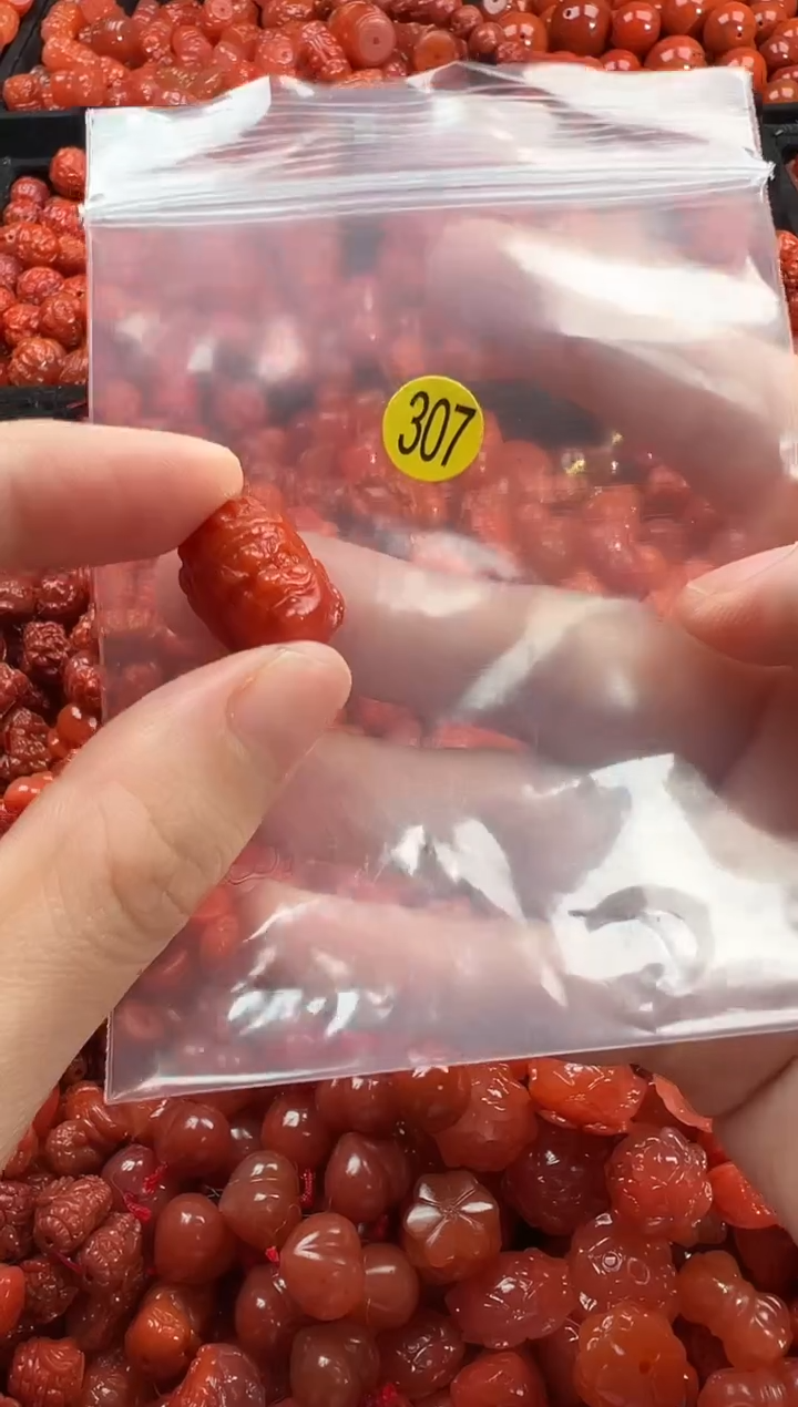颈饰未镶嵌南红玛瑙1