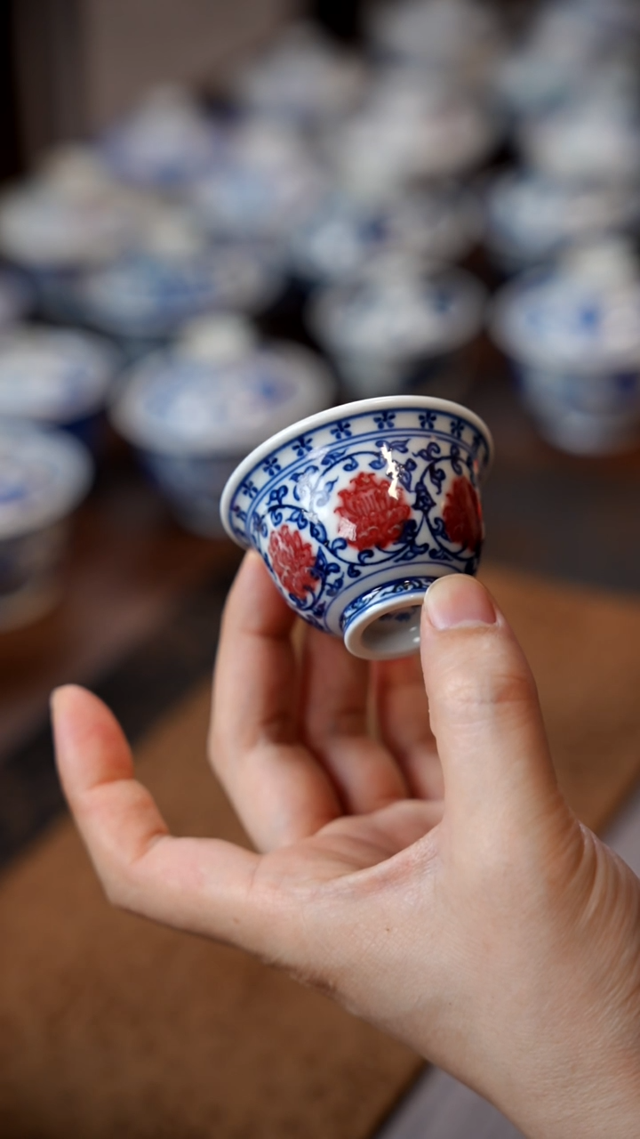 【闪购商品】釉里红缠枝压手11111111