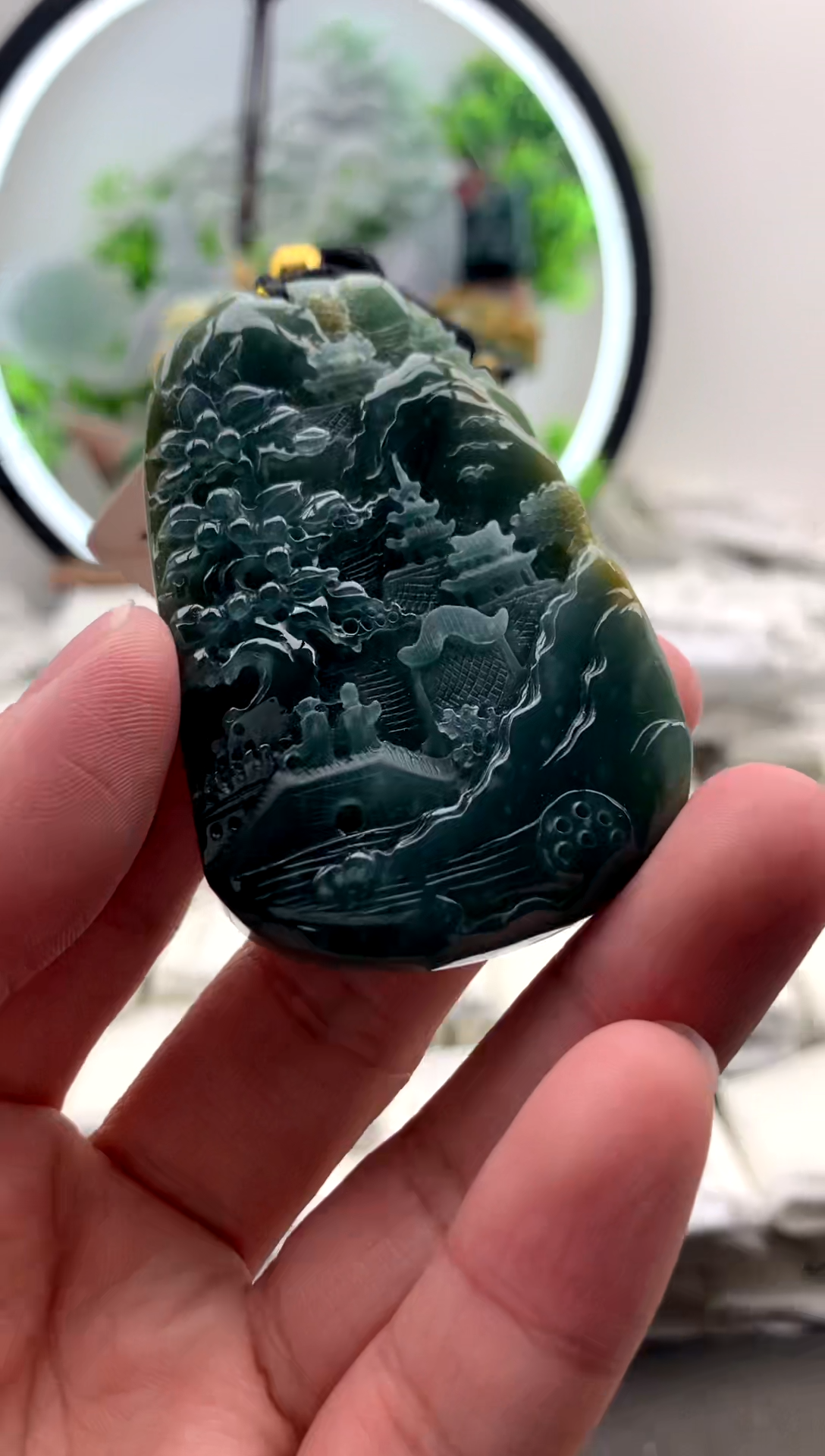 【闪购商品】翡翠颈饰未镶嵌山水牌